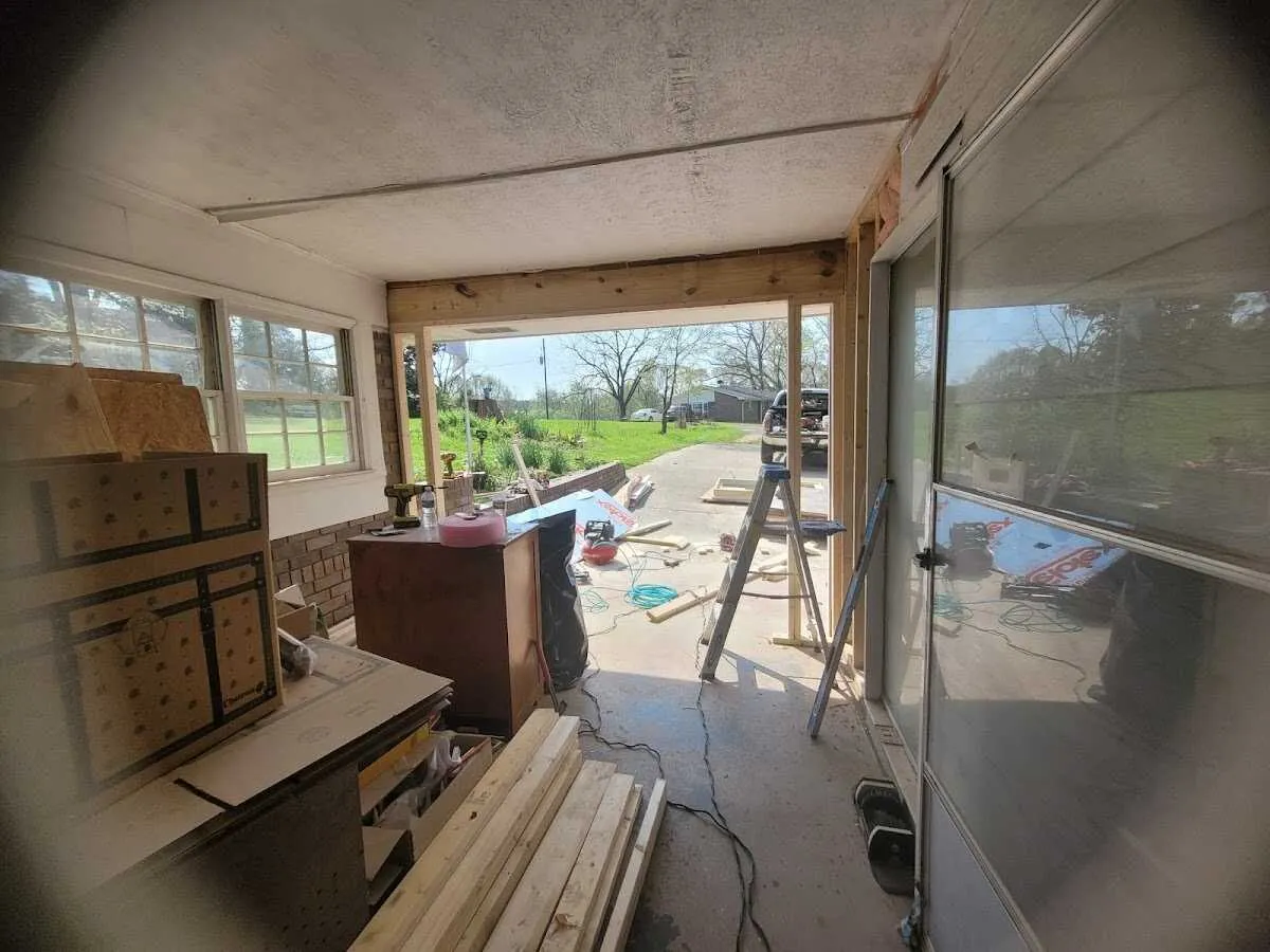 Air movers and dehumidifier for Water Mitigation Services in Kathleen